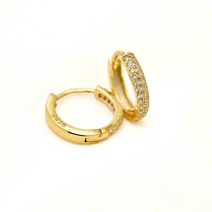 925 Sølv Diamant Huggie Hoop Øreringe - Små CZ Huggies for engroshandel hos Blueyejewelry