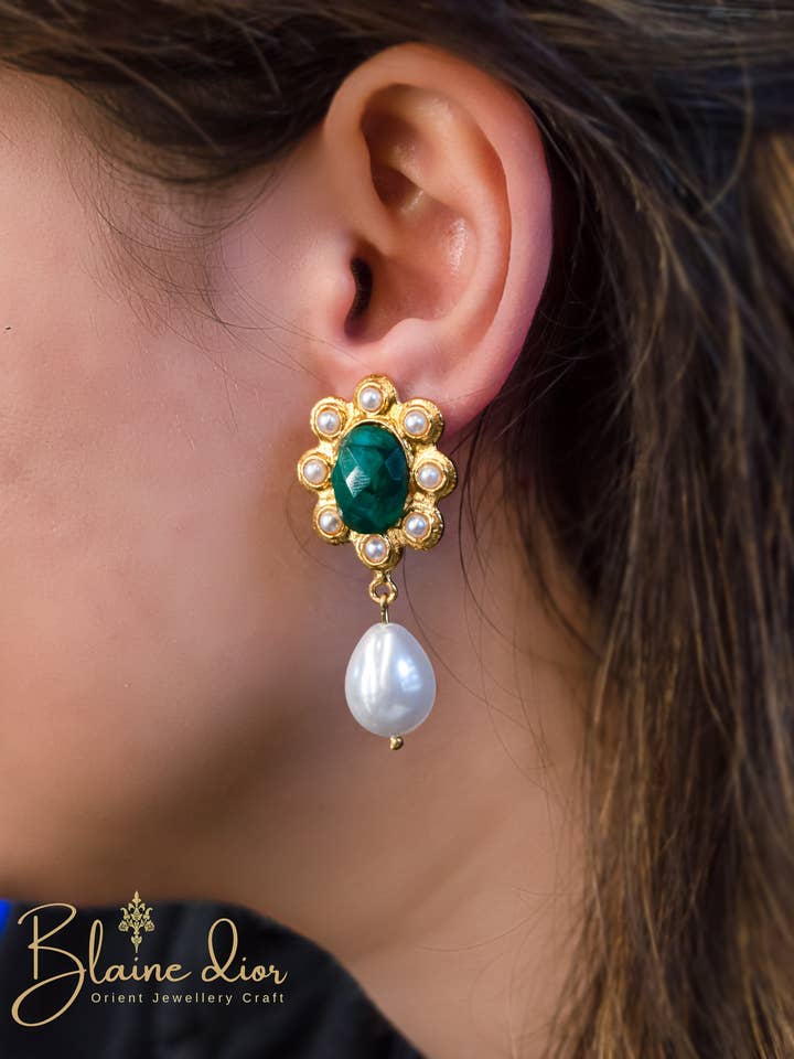 Pendientes Reales Indios de Oro con Esmeralda Natural y Perla para venta al por mayor de BlaineDor