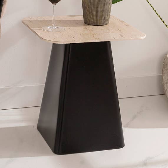 Gdeco – Großhandel Beistelltisch – Beistelltisch 47*40*40 cm. Schwarzer Metallsockel0