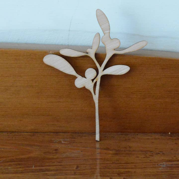 Vischio, decorazioni natalizie in legno per la vendita all'ingrosso da parte di Tawny Barn