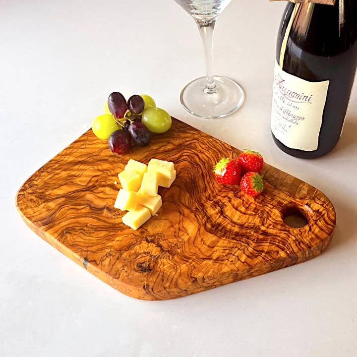 Schneidebrett mit Loch für den Großhandel von Oliveart