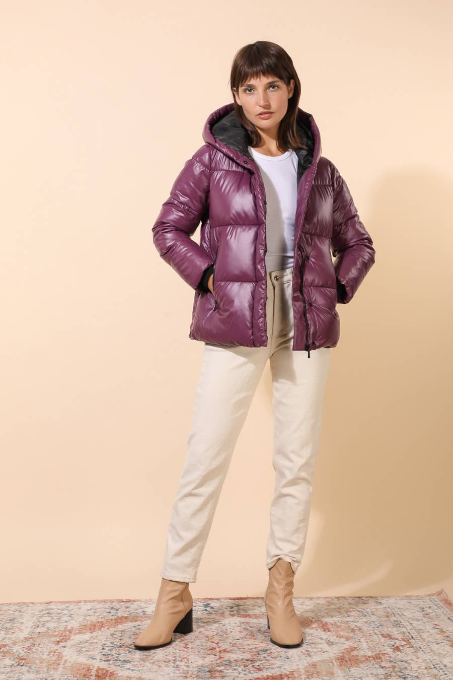 Attrait Paris - Vente Doudoune – femme - Doudoune courte matelassée à capuche bord cotes métallisée10