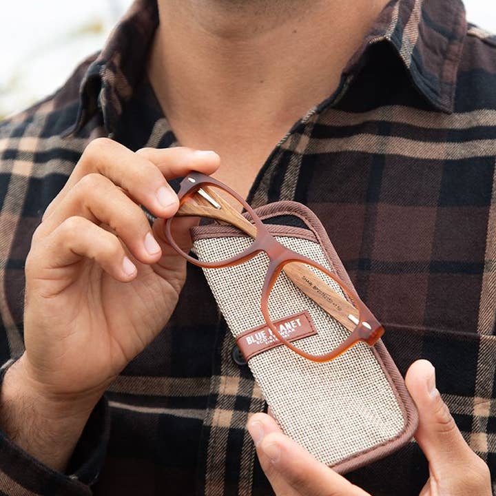 Blue Planet Eco-Eyewear - Vendita all'ingrosso Occhiali da vista - Uomo - Shaw- Marrone opaco/legno di noce+lente a luce blu3