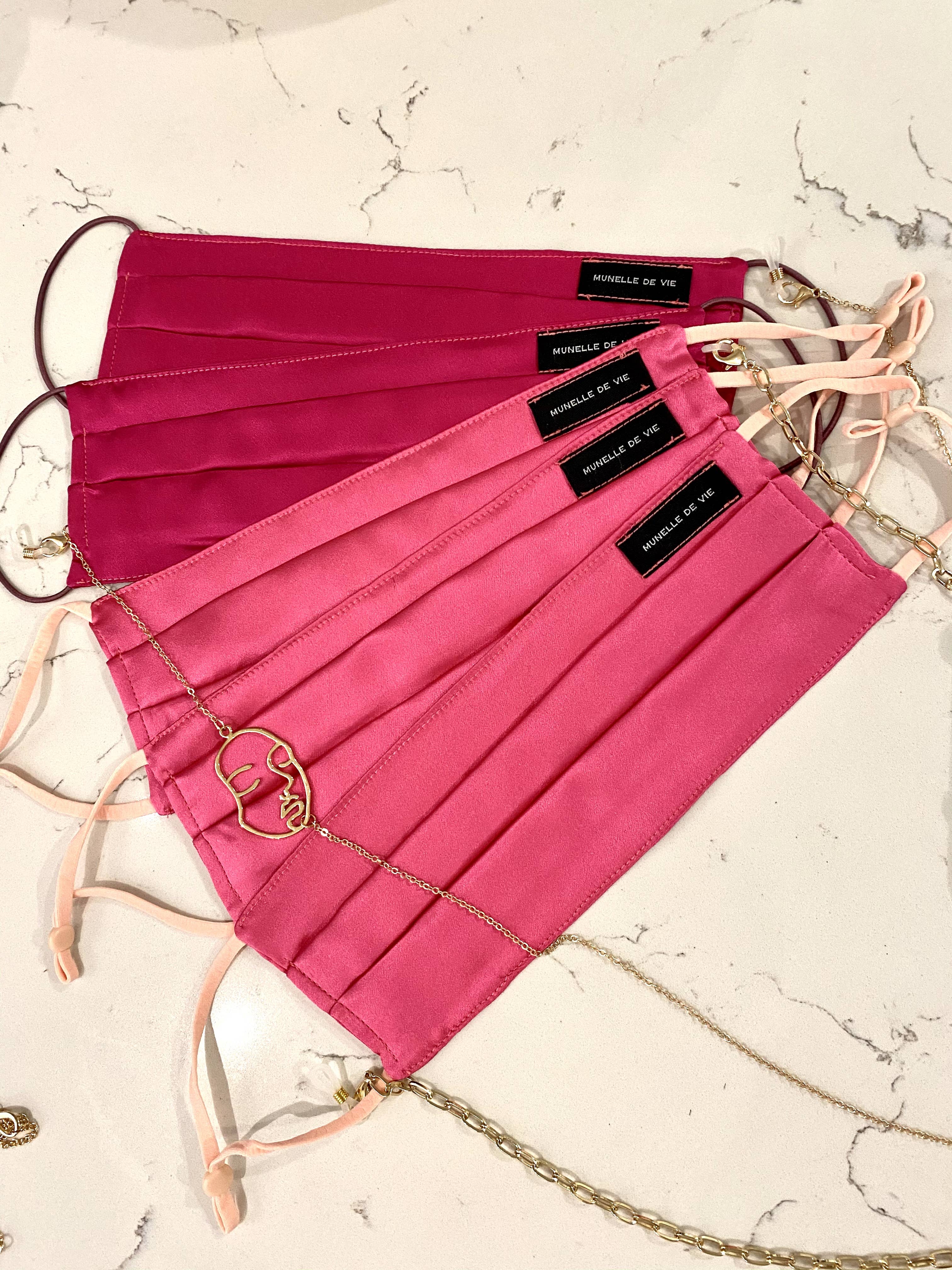 MUNELLE DE VIE – Großhandel Nicht-medizinische Einwegmaske – Munelle De Vie Handgefertigte Gesichtsmaske aus Seide3