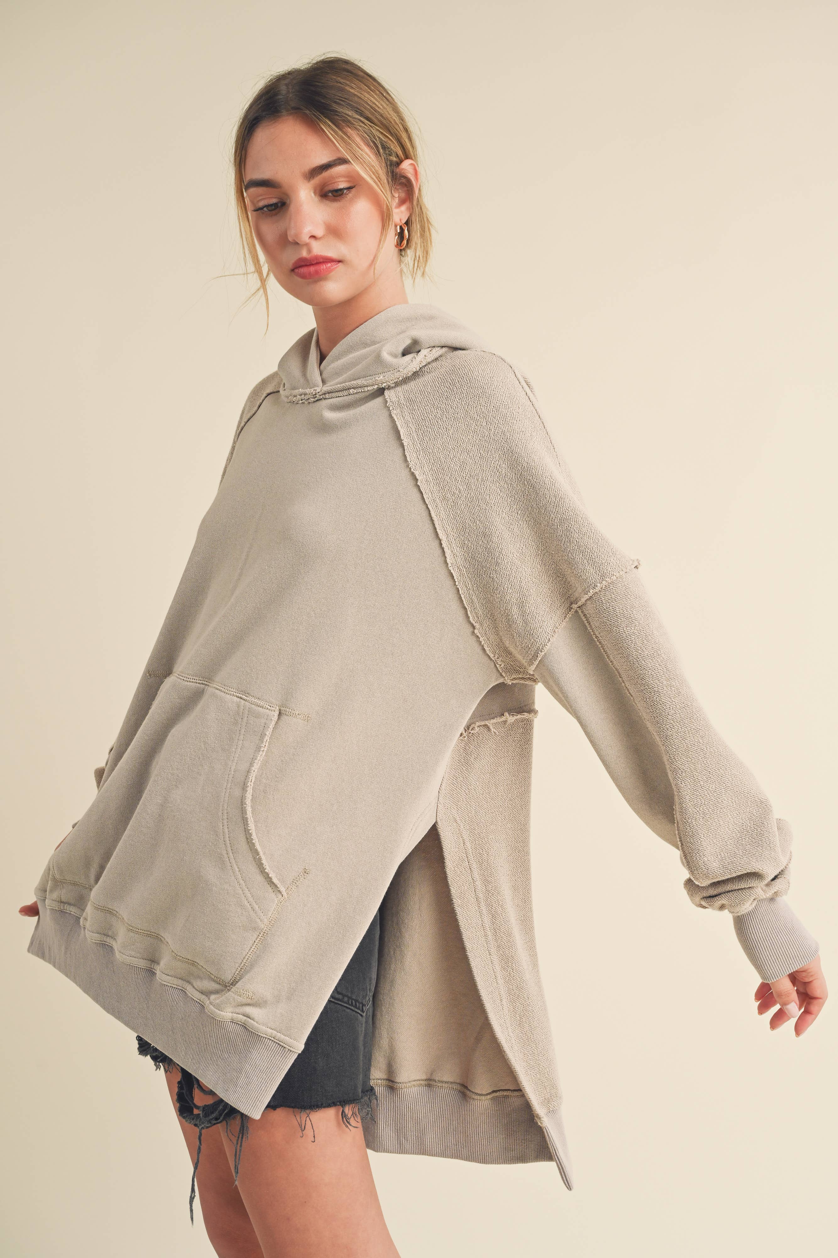 AEMI + CO – wholesale Hoodie – Women's – 966CK Deb Washed Hoodie 587