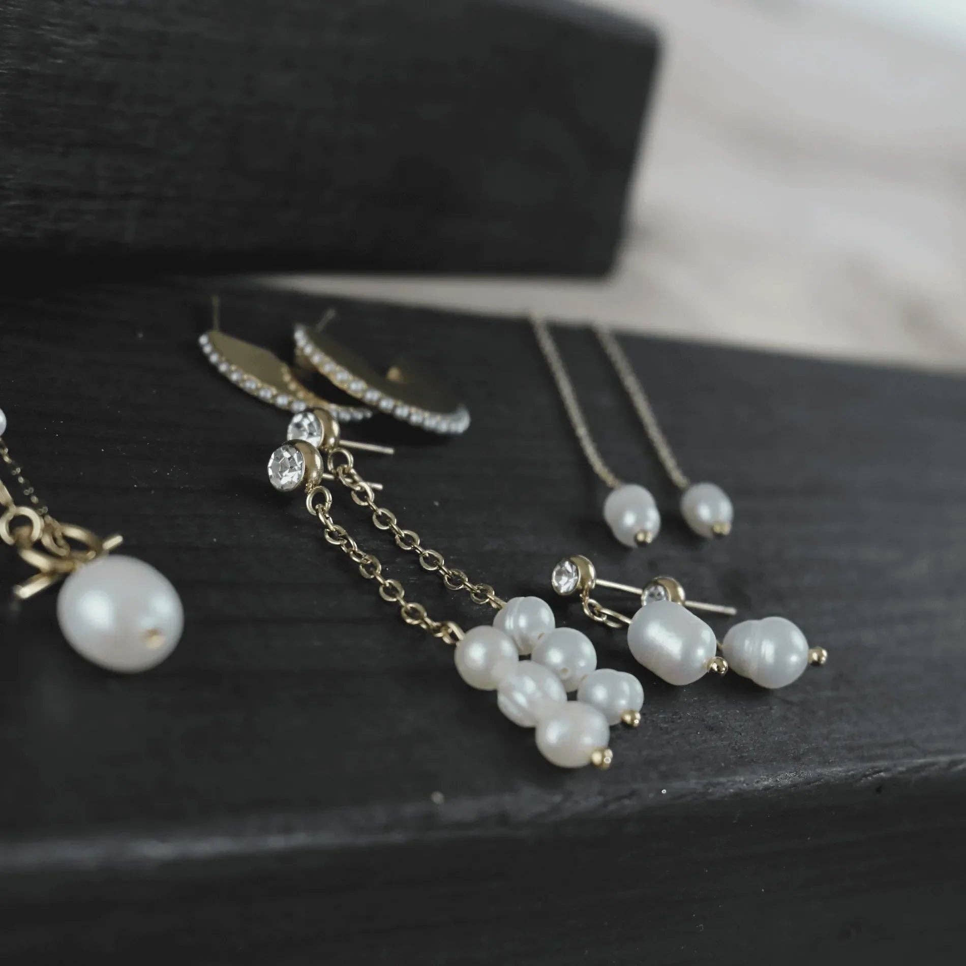 Dansk Copenhagen – Engroshandel Hængeøreringe og creoløreringe – Joy Waterproof Post Pearl & CZ Earring 18K Gold Plating7