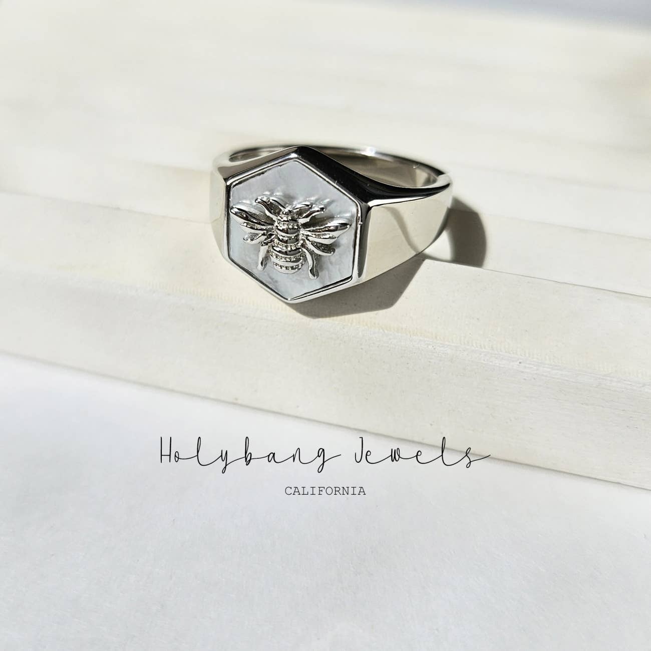 HolyBang Jewels - Wholesale Signet Ring - SIGNET BEE RING - R-F17132