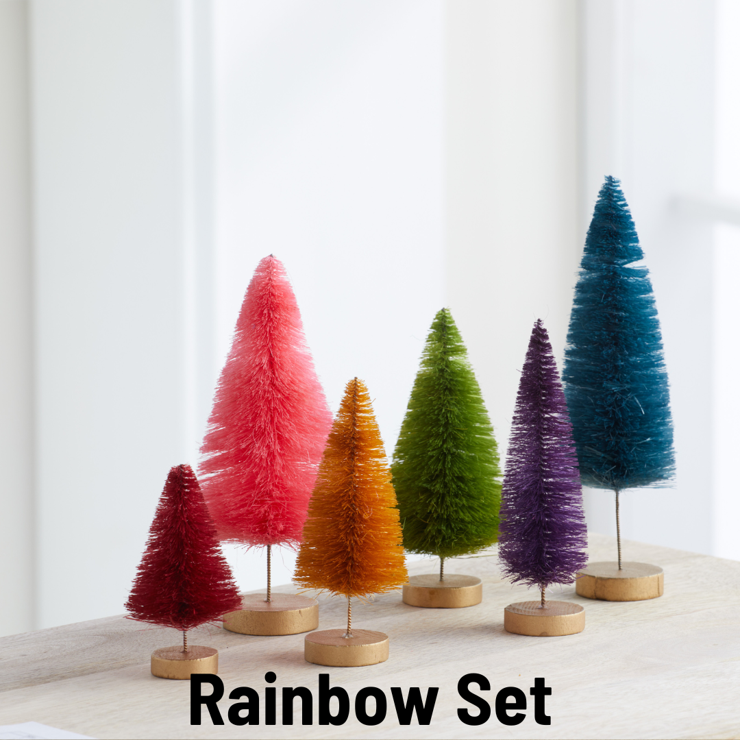 Your Heart's Content - Vente Décorations de table - Table de dessus teinte à la main avec des arbres en forme de brosse à bouteille, inspirée par la nature3