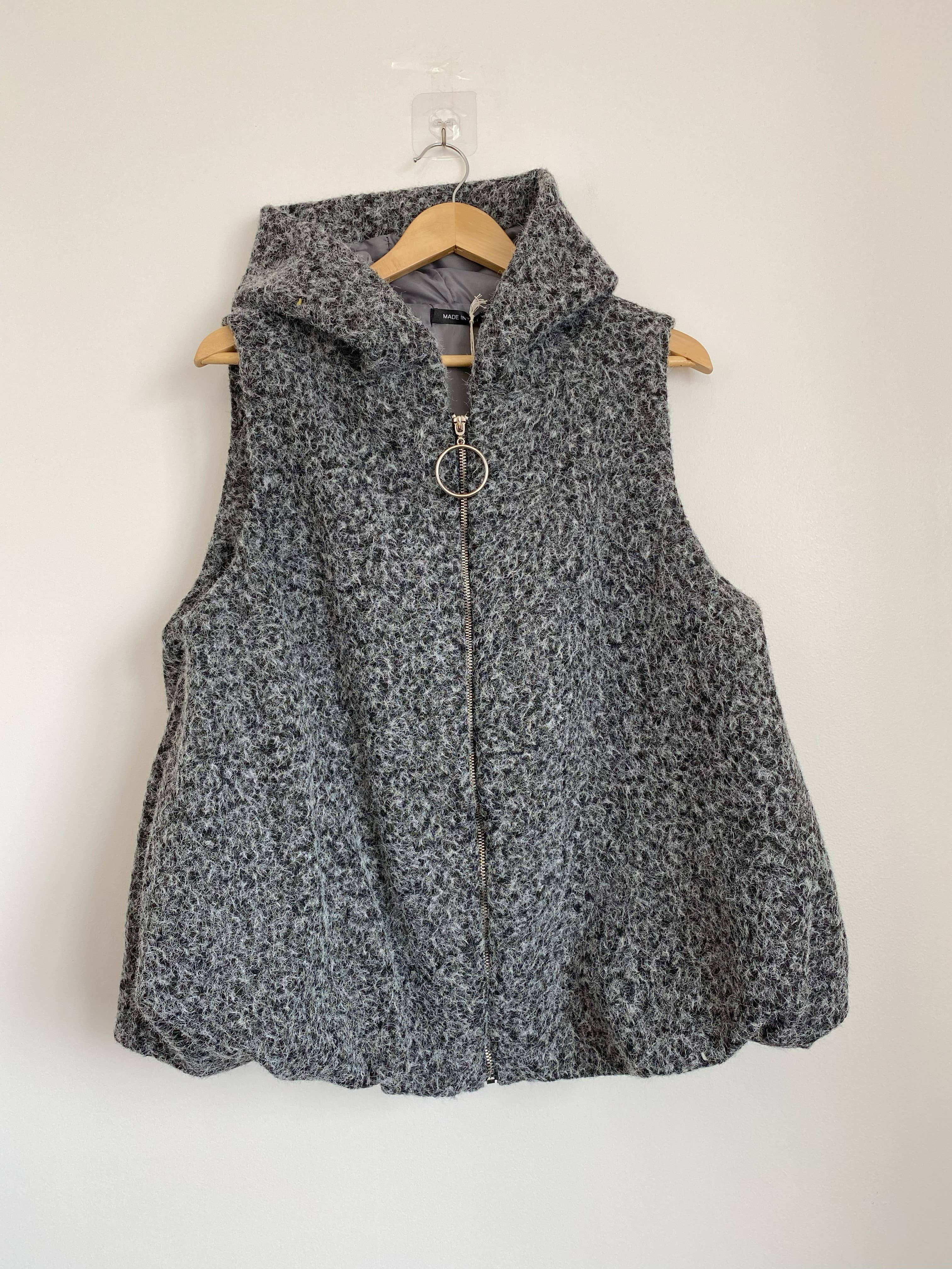 ORNELLA PARIS - Wholesale Jacket - Women's - sleeveless hooded zip-up jacket BLL-V609092