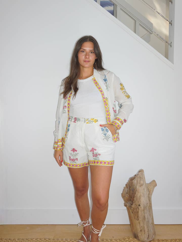 Stella Short in stampa floreale mista per la vendita all'ingrosso da parte di NIBI MTK