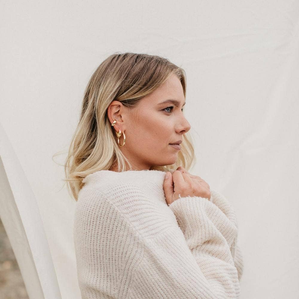 Love Local Jewelry - Vendita all'ingrosso Orecchini ear cuff/ear wrap - Juna ear cuff regolabile in argento 925 placcato oro 18k resistente all’acqua6