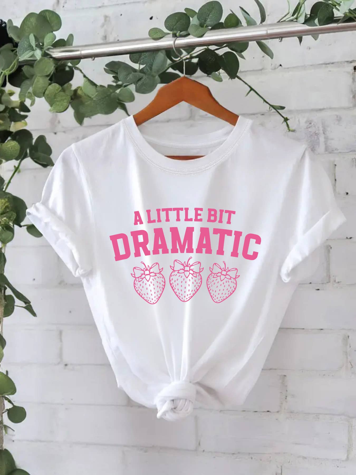 HIDDENBRAND - Wholesale T-Shirt - Women's - A LITTLE BIT DRAMATIC Versatile strawberry Graphic t-shirt0
