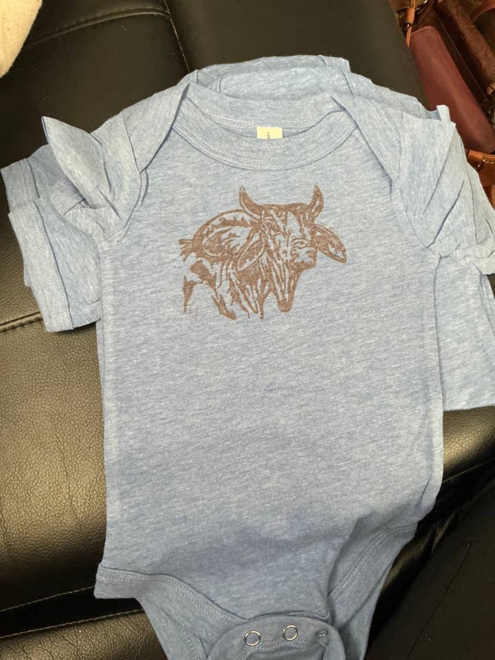 Onesie azul Bramah touro por atacado de Thirsty Ink Designs