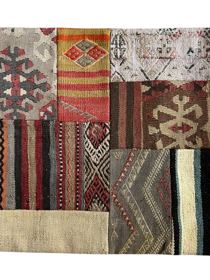 VINTAGE KILIM KISSENBEZUG RUSTIKAL WOLLE UND BAUMWOLLE für den Großhandel von Cristina Cisneros