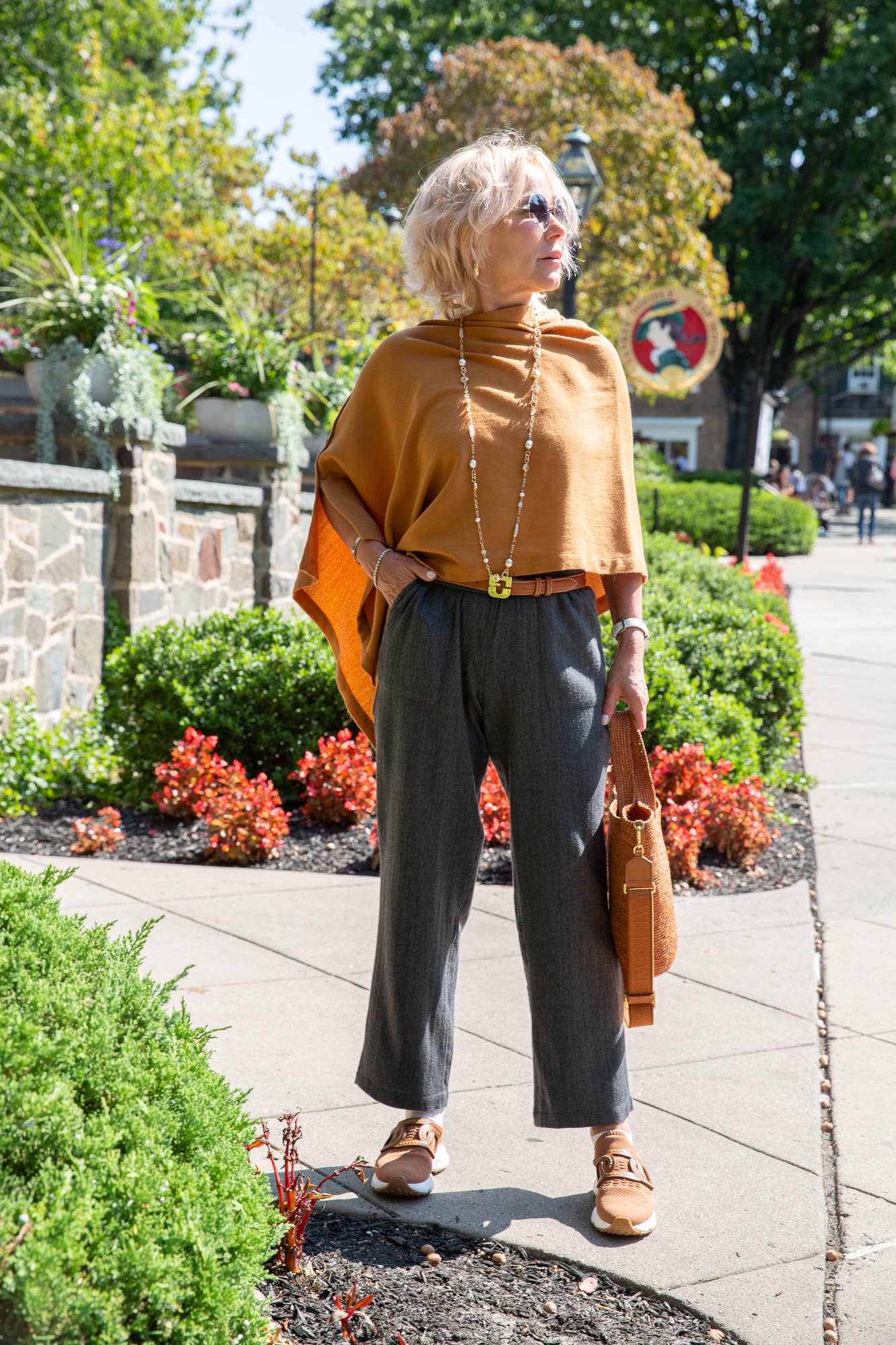 VIKOLINO - Wholesale Poncho - Women's - Merino Wool Poncho 10