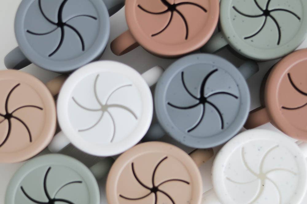 The Saturday Baby - Vente Boîte à goûter - Enfant et bébé - Gobelet à snack en silicone The Saturday Baby18