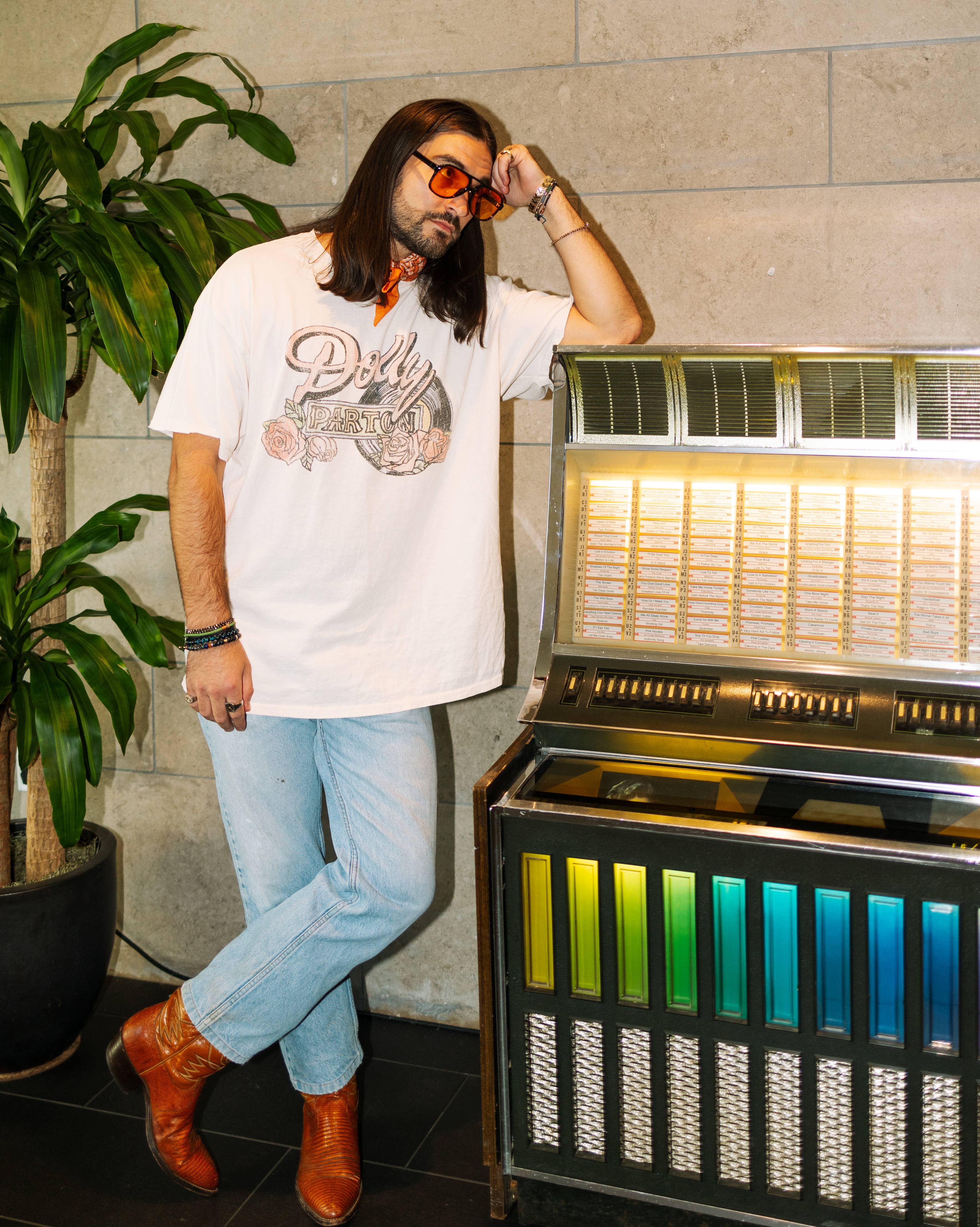 LivyLu - Wholesale Screen Printed T-Shirt - Unisex - Dolly Parton Rose Record Off White Thrifted Graphic Tee5