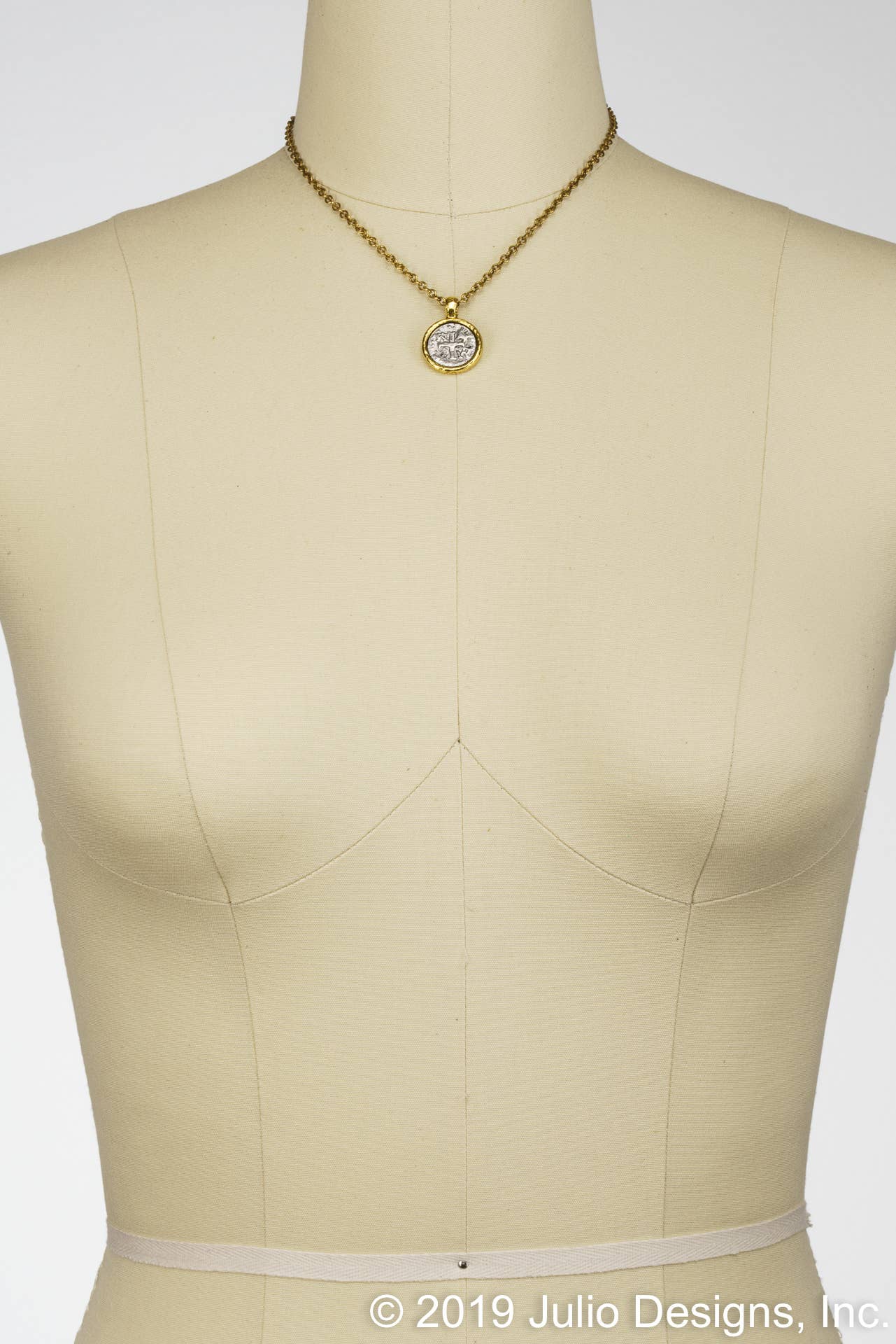 Julio Designs – wholesale Hänge-/berlockhalsband – Mercy Halsband med Blandade Metallmynt1