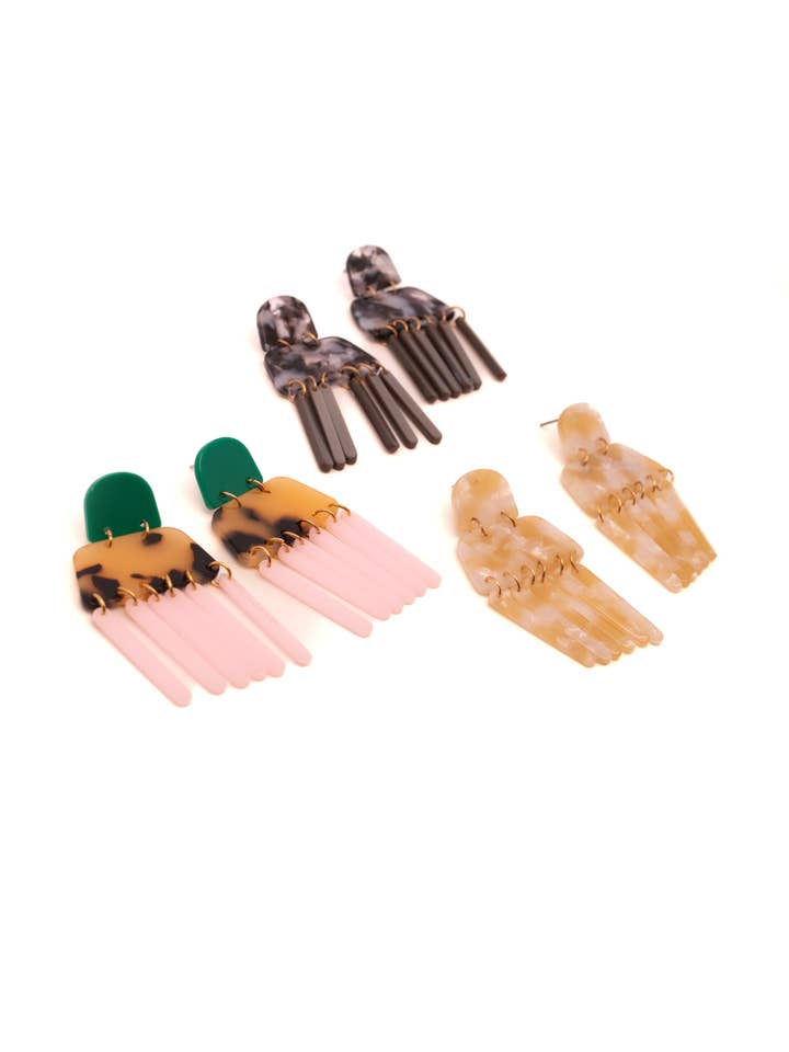 Boucles d'oreilles pendantes artisanales Daphney pour la vente par Betsy Pittard Design LLC