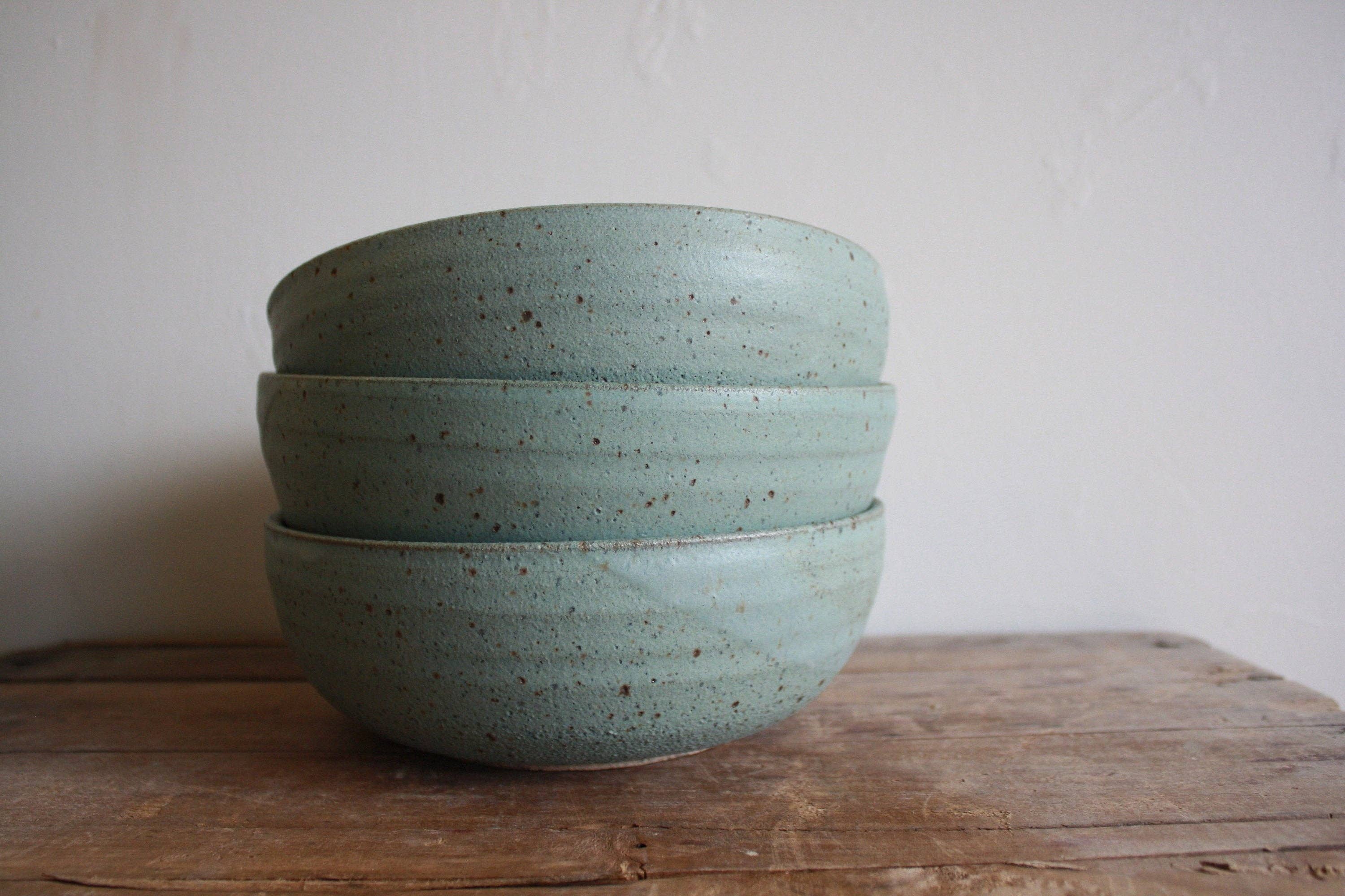 KJ Pottery – Großhandel Essteller – Teller und Ramen-Schale aus handgefertigtem rotem Irdenware-Ton8