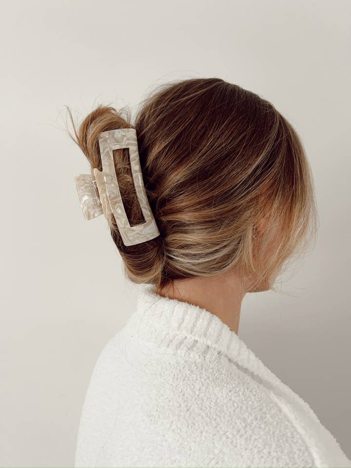 Stor kloklämma för hår 10,5 cm för wholesale av Butter Beauty