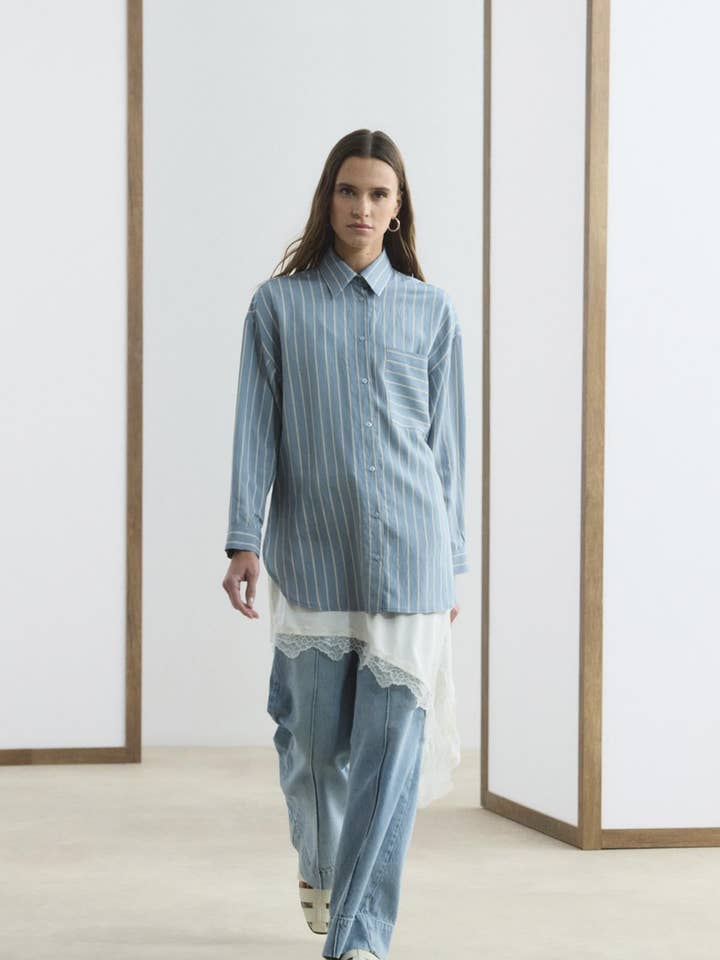 Camisa Listrada Oversized Azul Claro por atacado de Kadriye Baştürk