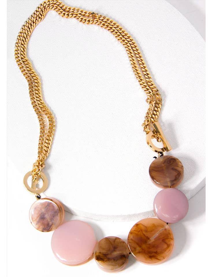 Collana con catenina in resina Badlands per la vendita all'ingrosso da parte di SAACHI