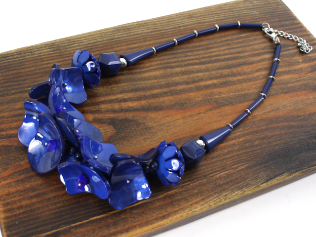 Pretty Persuasions - Vendita all'ingrosso Collane di perline/perle - N24276 Collana in poliresina Exotic Bloom1