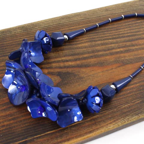 Pretty Persuasions - Wholesale Beaded/pearl necklace - N24276 Exotic Bloom Polyresin Statement Necklace1