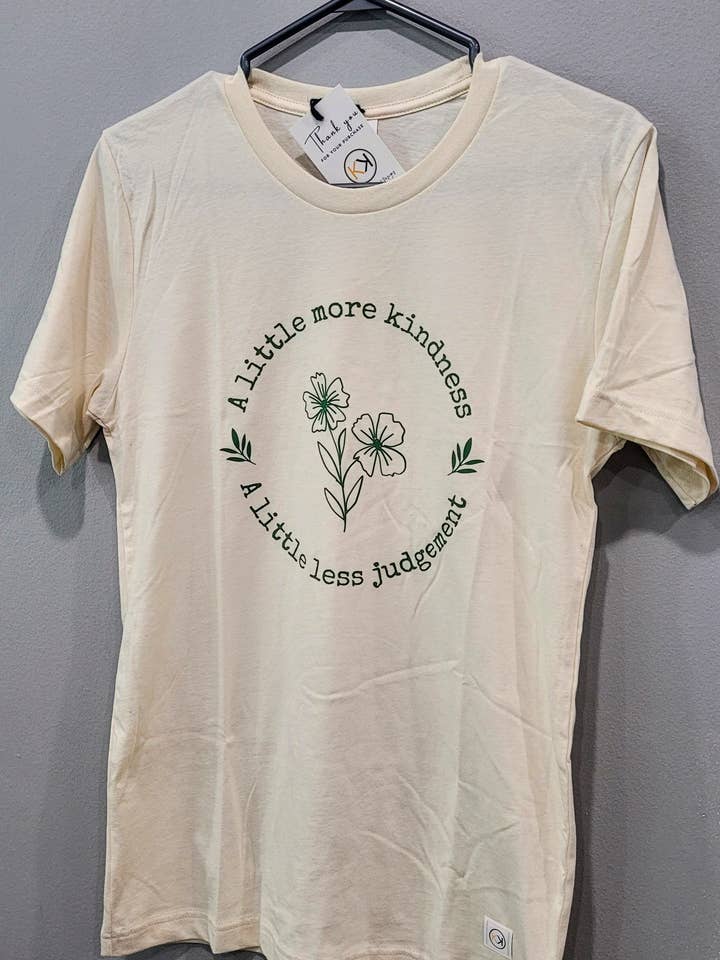 Lidt mere venlighed grafisk T-shirt for engroshandel hos K Squared Apparel