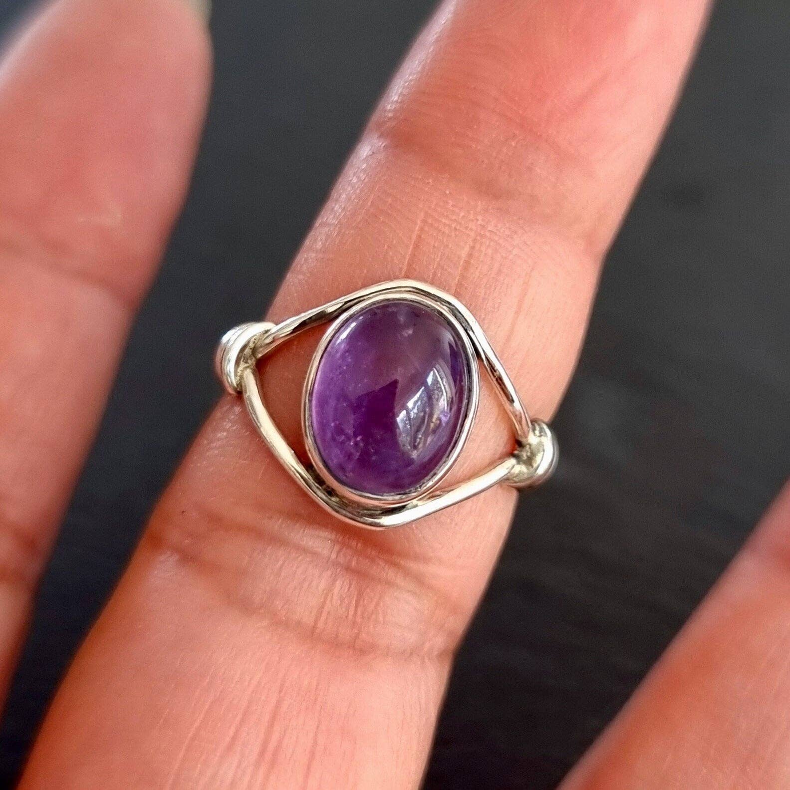 Mistry Gems – wholesale Cocktail/Statement Ring – Modern unisex oval ametistring | 925 sterlingsilver, R13A1