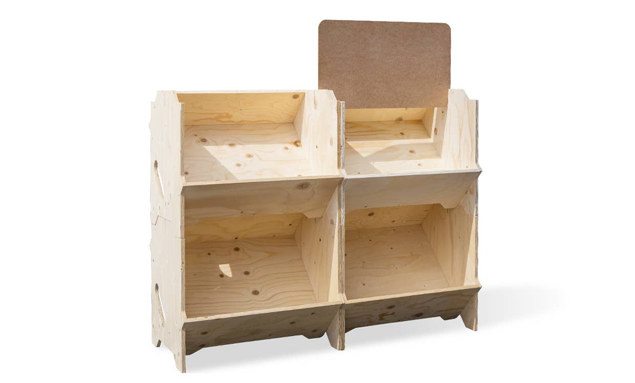 IZZIBOX - Wholesale Retailer Display Stand/Case - IZZIBOX DISPLAY PINE WOOD2