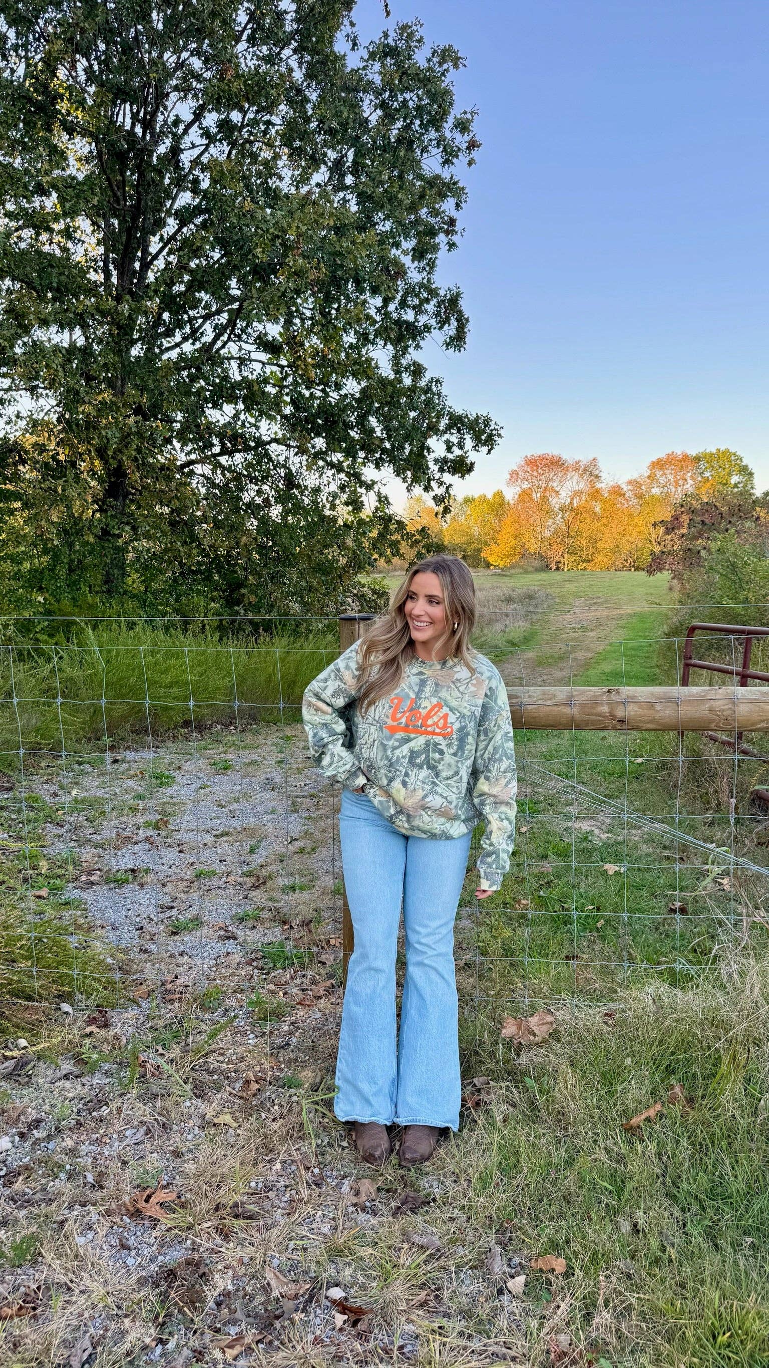 Southern Wives Club - Wholesale Graphic Sweatshirt - Women's - Vols Camo Sweatshirt1