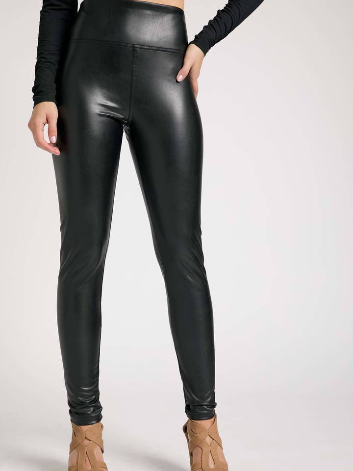 Legging WB en cuir synthétique pour la vente par Exclusively Yourz