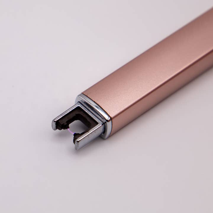 Linden Candle Company – wholesale Lighter – Rose Gold Electric Flameless Rechargeable Lighter4