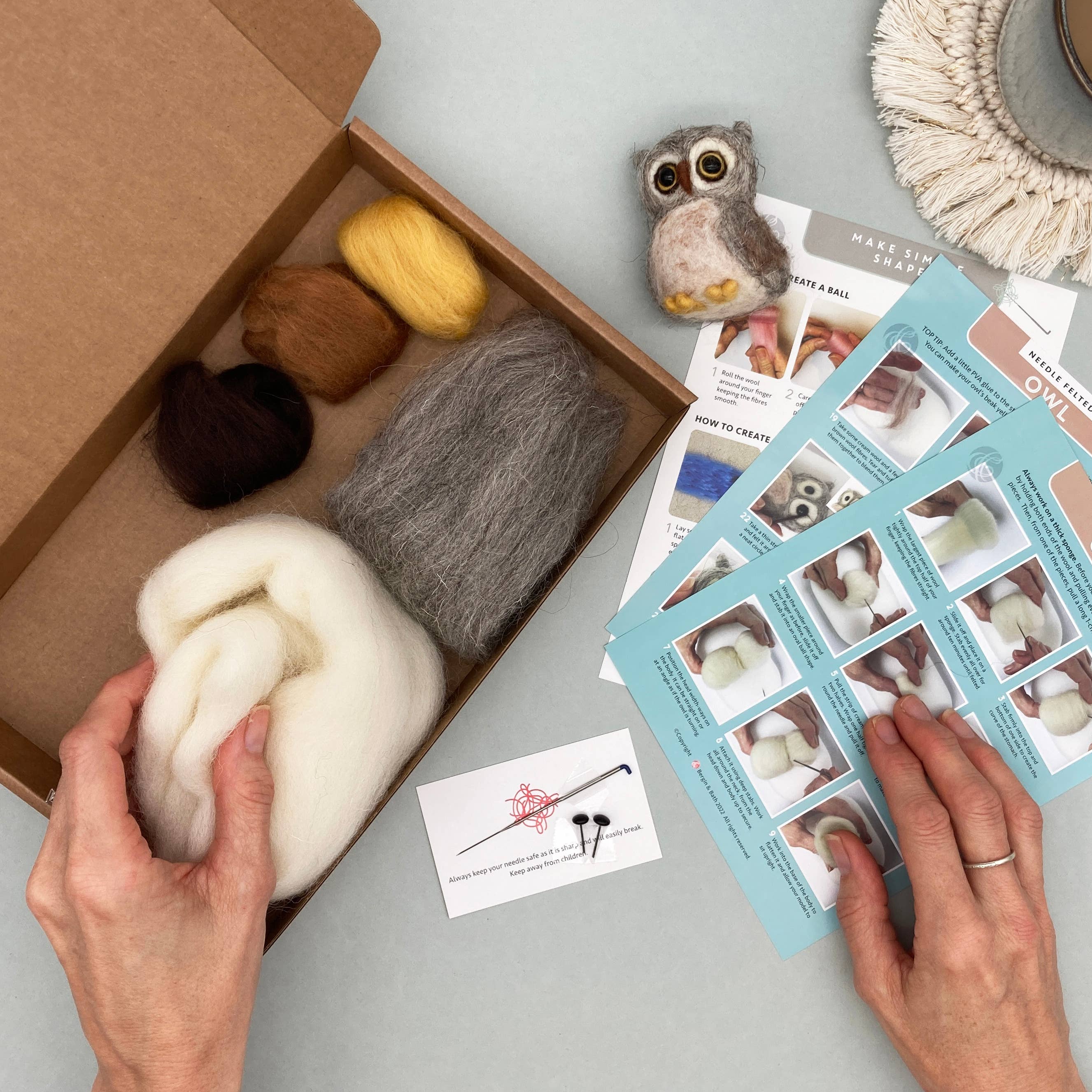 Bergin & Bath – wholesale Craft sewing kit – Needle Felting Kit - Owl4