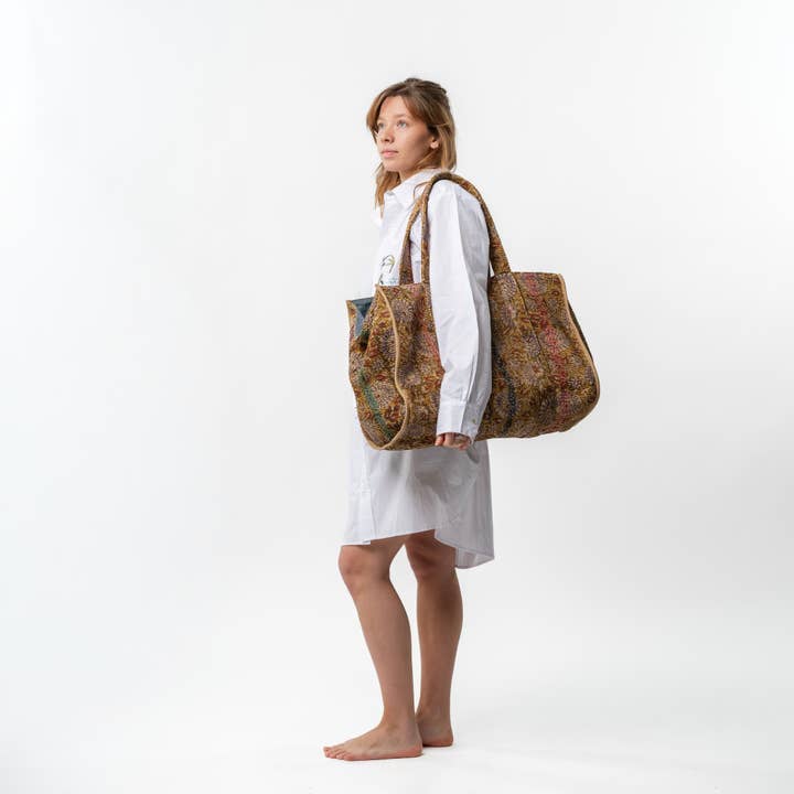 Printed Kantha Travel Bag for wholesale by Nest Factory