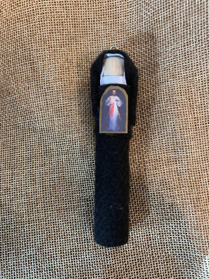 St. Faustina Kowalska Divine Mercy trædukkeornament for engroshandel hos Our Saint Family