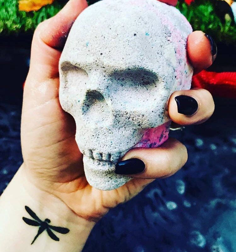 Man on the Moon Mystics - Wholesale Bath Bomb/Fizz - Rainbow Skull Bath Bomb1