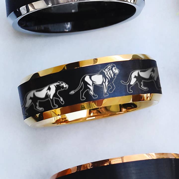 Graverad lejon & lejoninna djurring 8 mm volframkarbid för wholesale av Veil