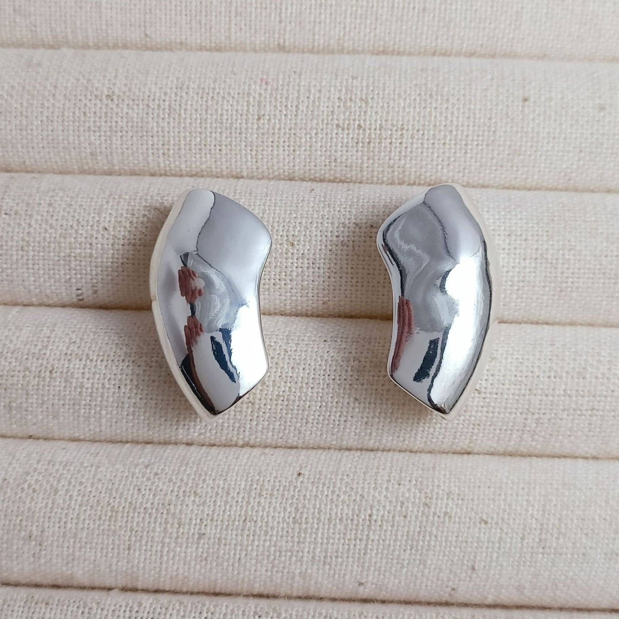 LanLivia – wholesale Cuff/wrap earrings – Unique Silver Armor Wrap Earrings2