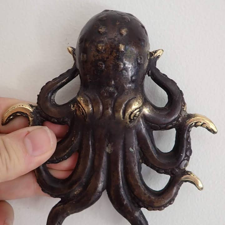 Ubud Glass - Wholesale Wall Hook - Bronze Octopus Hook, Kracken Home Decor Hook2