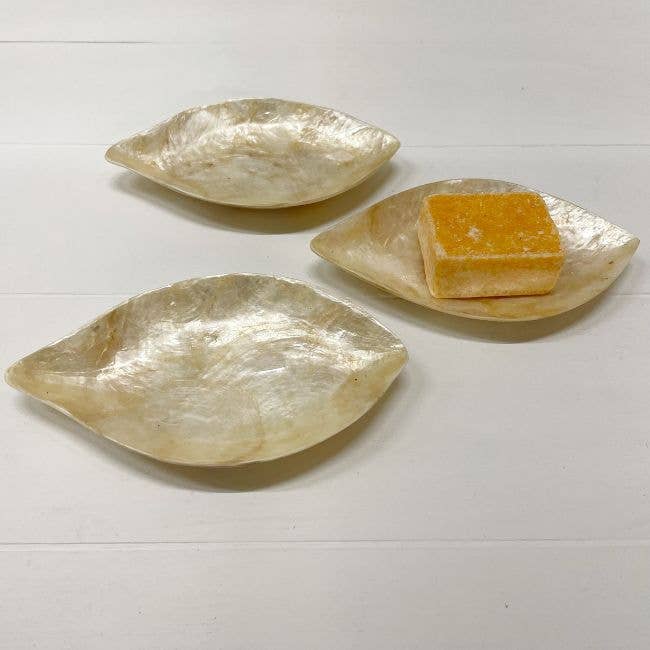 ByBazz – wholesale Decorative plate/dish/bowl – Schaaltje Schelp Capiz XS Goud12