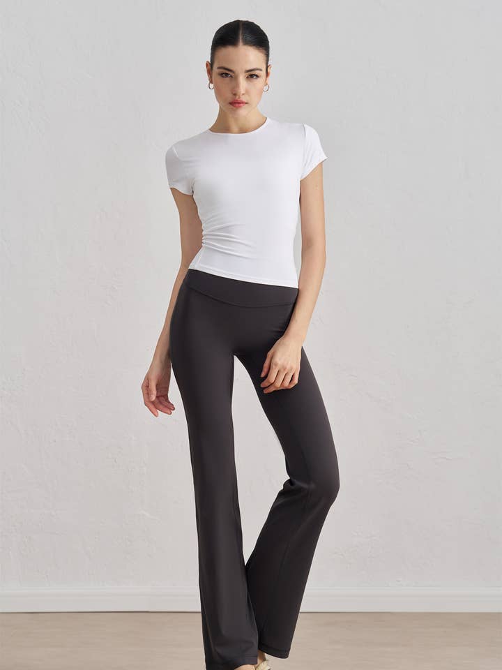 91thelabel – wholesale Athletic top – Women′s – Tessa Crew Neck Sculpting Short Sleeve Active Top T-Shirt16