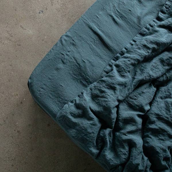 LinenMe - Wholesale Fitted Sheet - Linen Fitted Sheet Balsam Green Stone Washed3