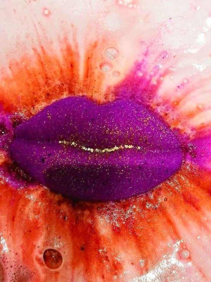 SWEET KISS bath bomb for wholesale by Unique creations soap company