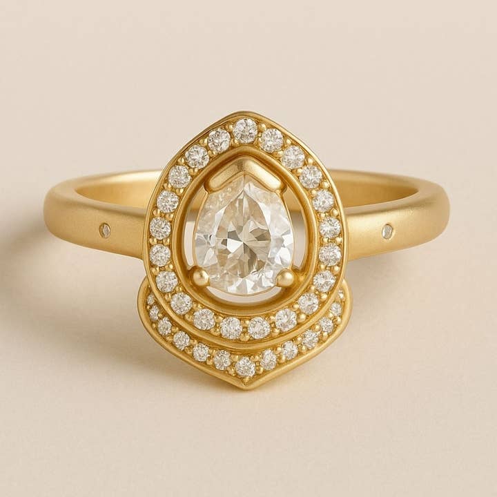 Aura: Bloom Ring i 14k guld med pudediamant og blød halo for engroshandel hos Lily flo jewellery