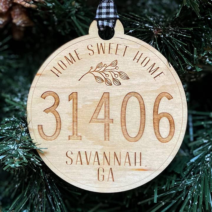 Décoration Home Sweet Home avec votre ville ou votre lieu de résidence pour la vente par Blue Studio Creative