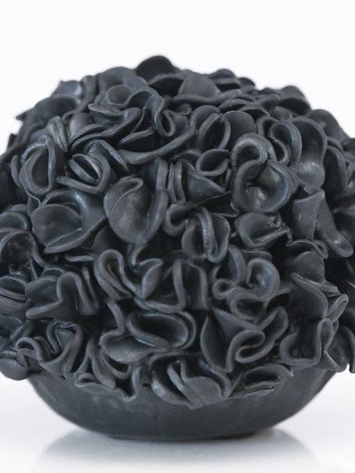 Ruffles Original - noir mat pour la vente par Clay by TT