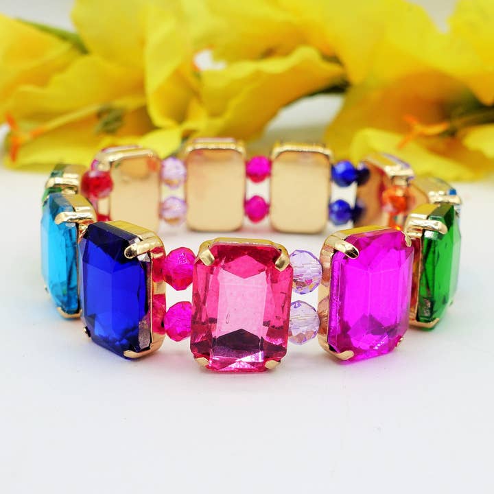 MARGOT PEARLS -Bracciale Elasticizzato con perle e pietre sfaccettate - LUCE COLLECTION and other Purchase Wholesale perle e pietre. Free Returns & Net 60 Terms on Faire trending on Faire.